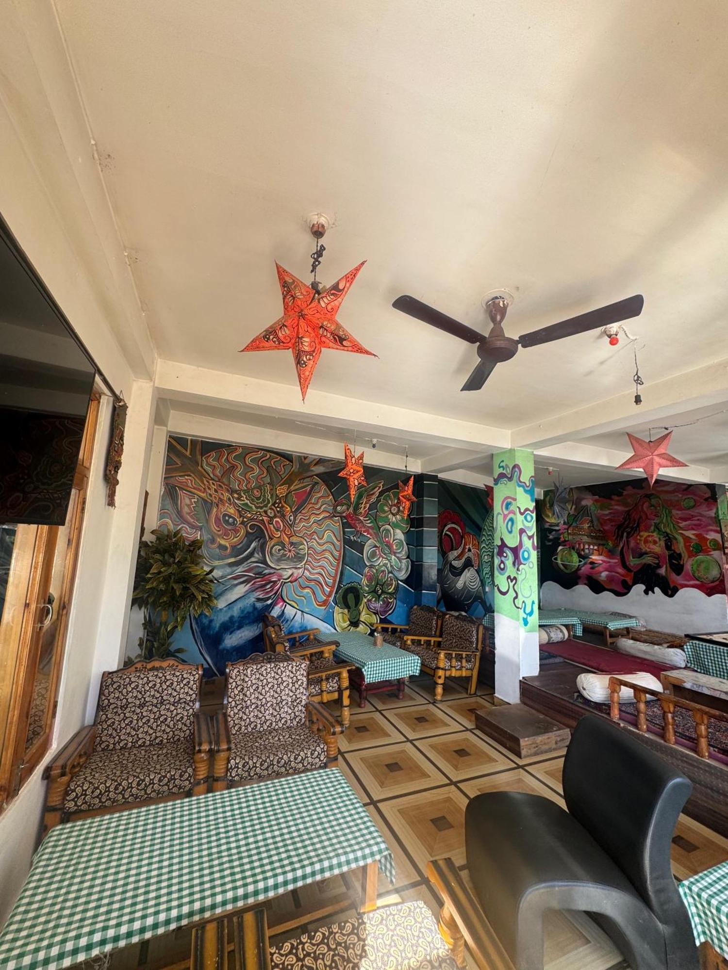 Hotel 19 Tosh Exterior foto