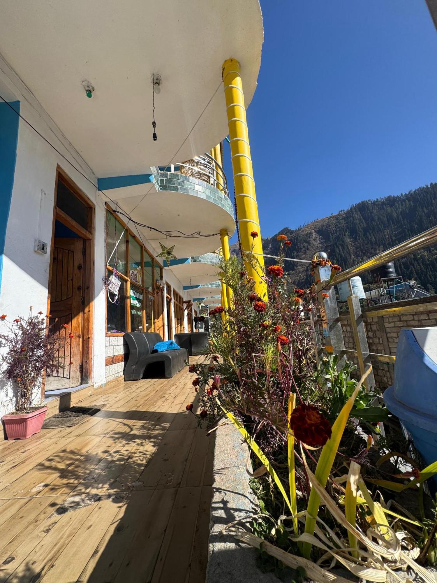 Hotel 19 Tosh Exterior foto
